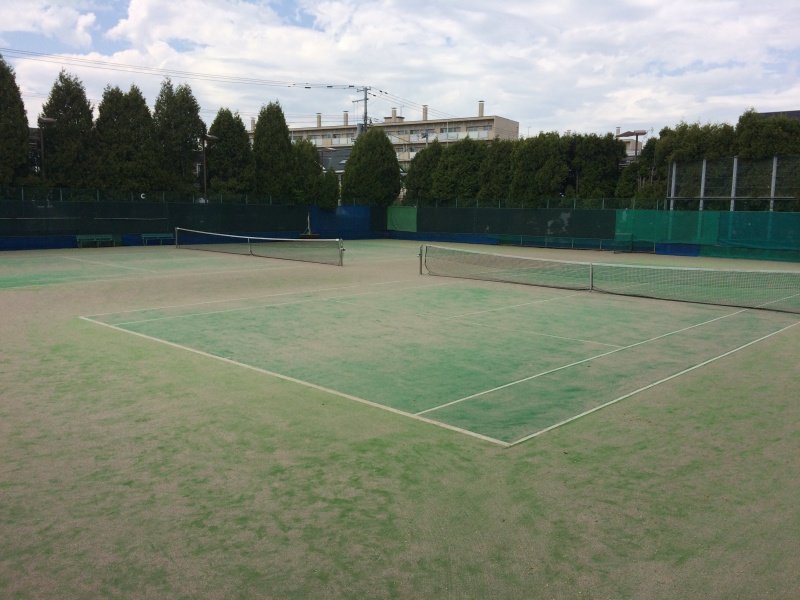 恵み野中央公園庭球場