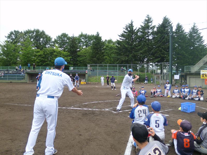 北海道日本ハムファイターズ野球教室を開催しました。
